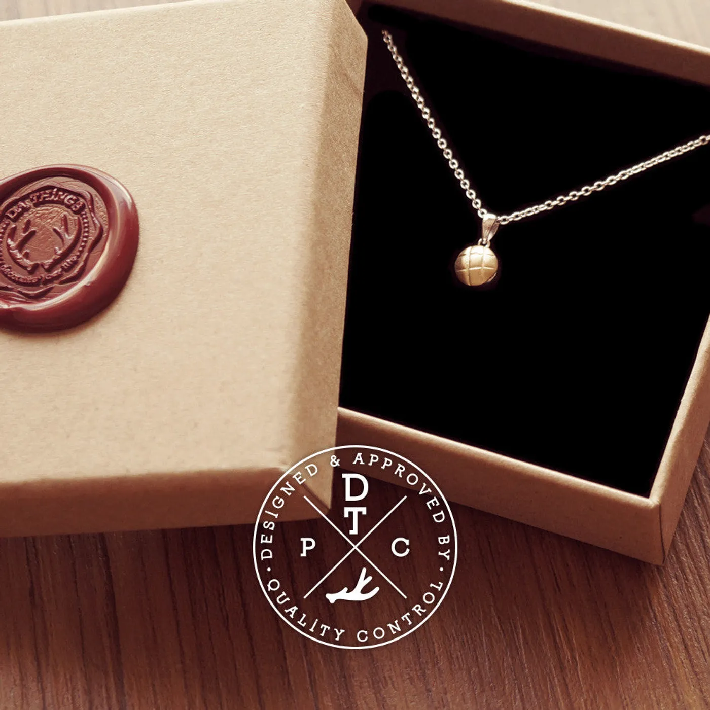 925 Silver & 18k Yellow Gold Pineapple Bun Pendant — view 4