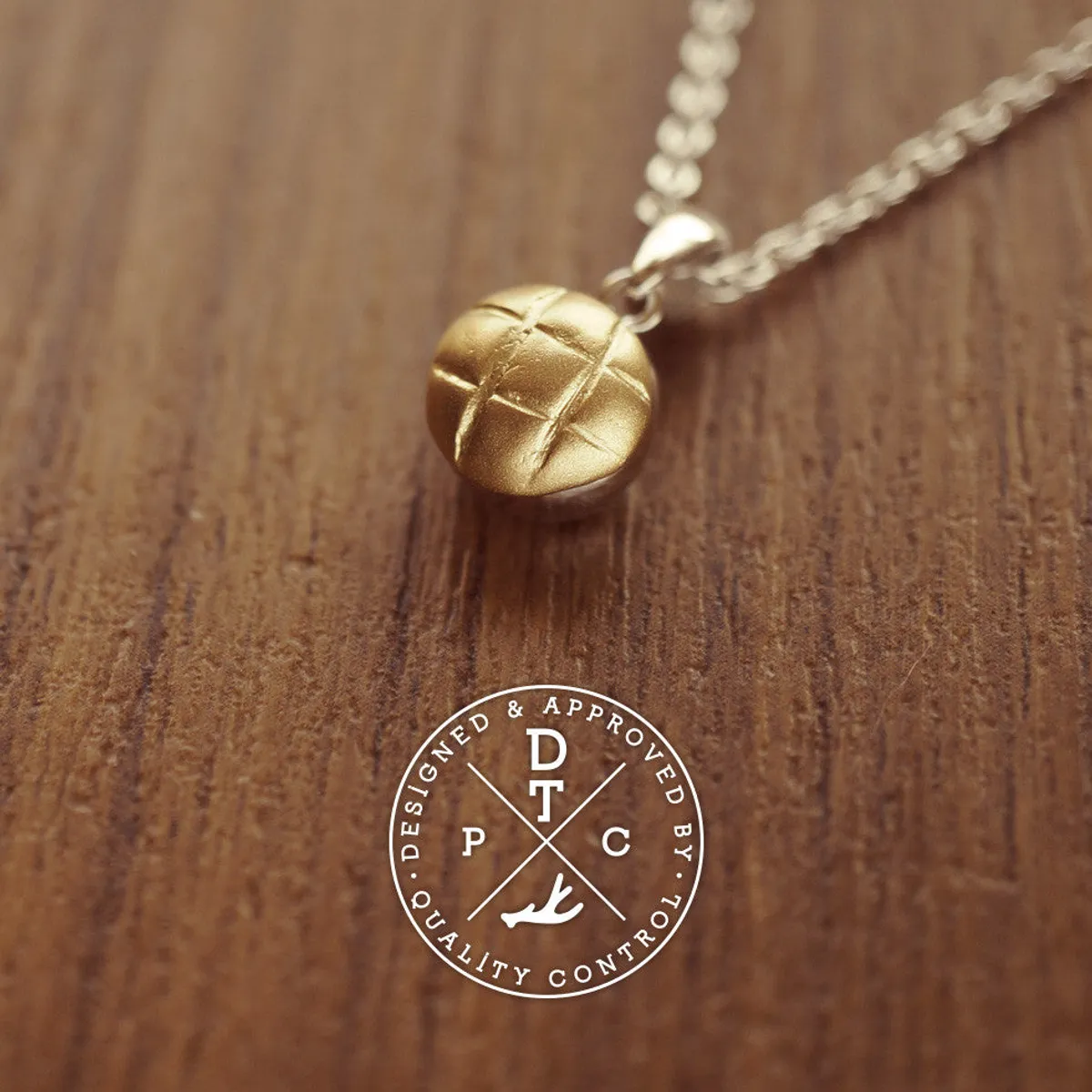925 Silver & 18k Yellow Gold Pineapple Bun Pendant — 1