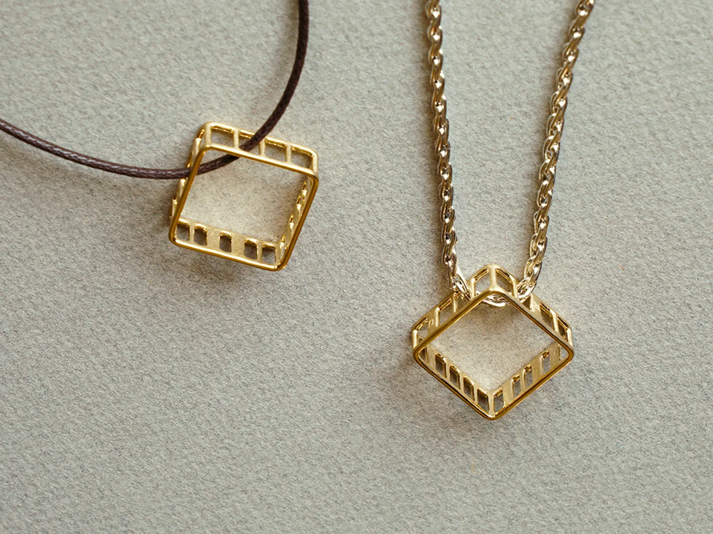 18k Yellow Gold Pendant Set — view 2