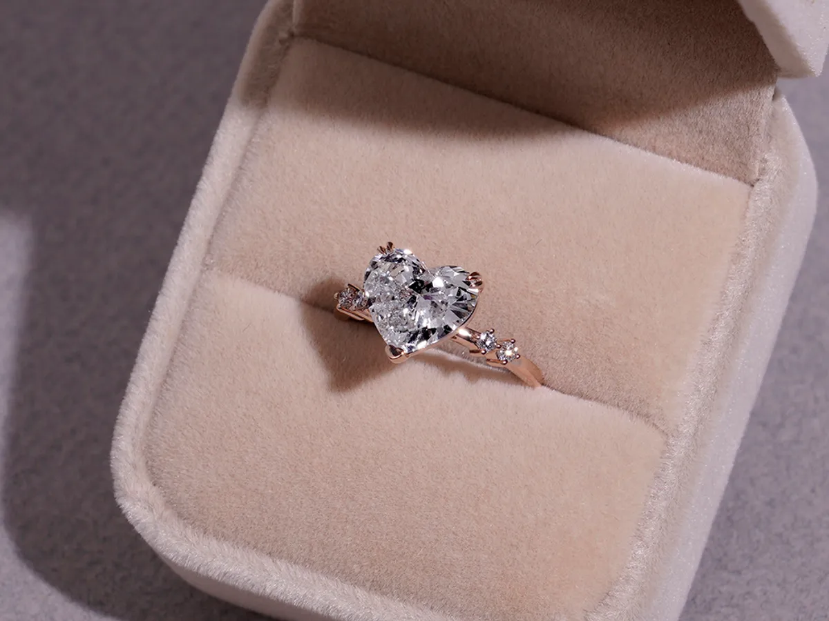 18k White Gold Diamond Ring (3ct heart shape) — 9