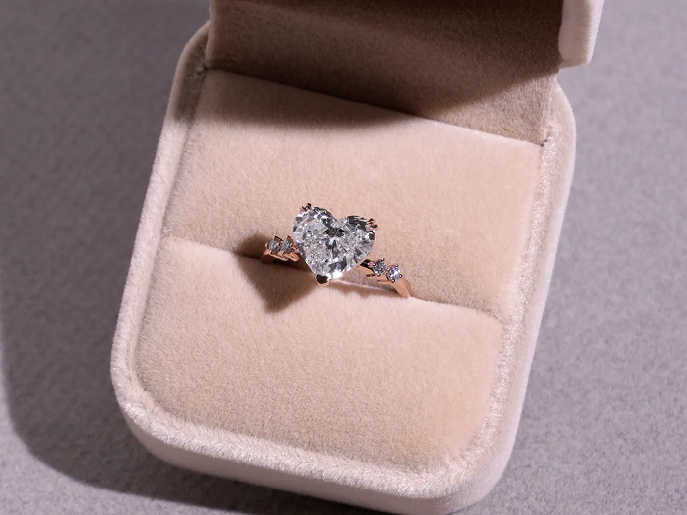 18k White Gold Diamond Ring (3ct heart shape) — view 8