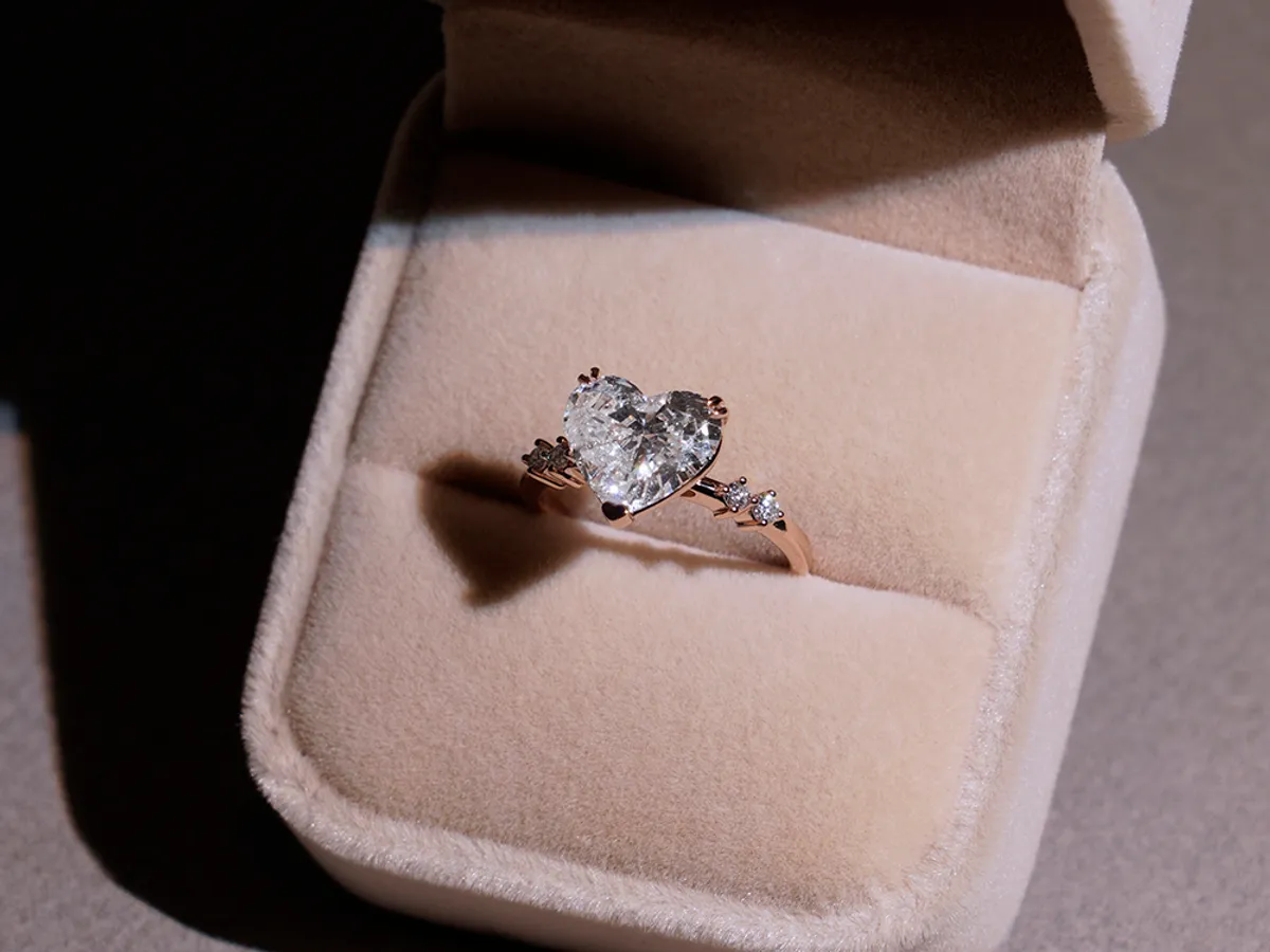 18k White Gold Diamond Ring (3ct heart shape) — 4
