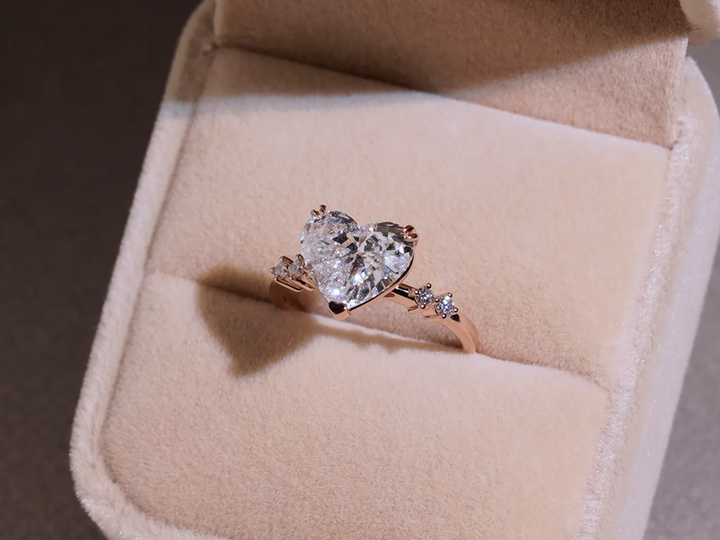 18k White Gold Diamond Ring (3ct heart shape) — view 3