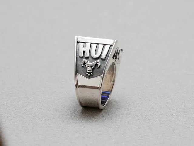 925 Silver Ring with Gems