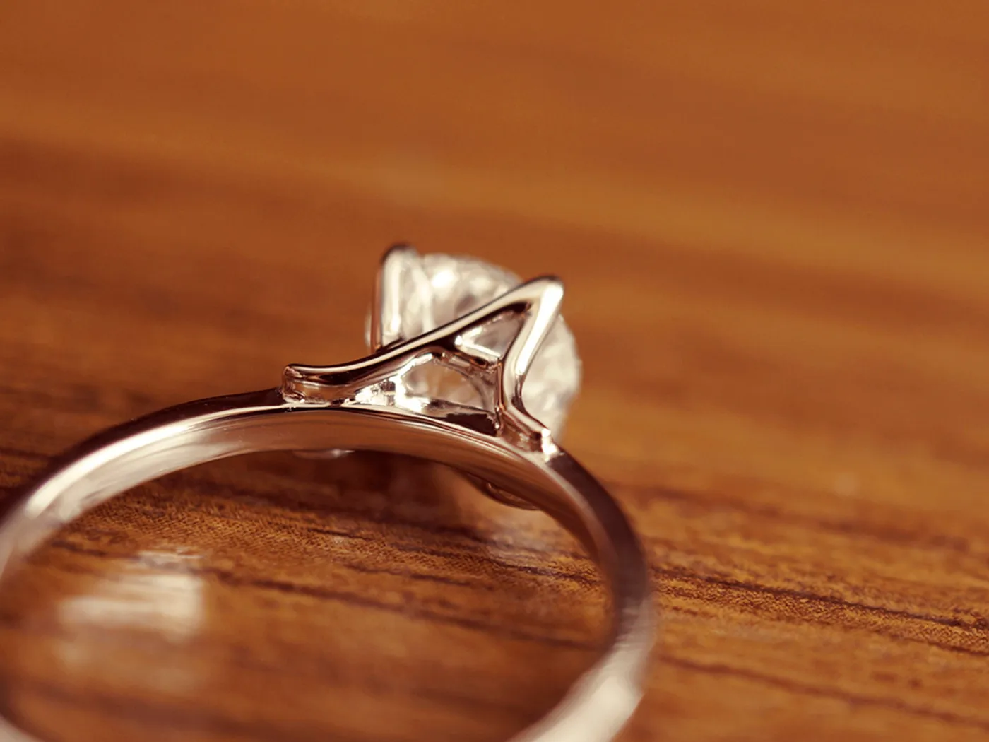 18k White Gold Diamond Ring (A) — view 4