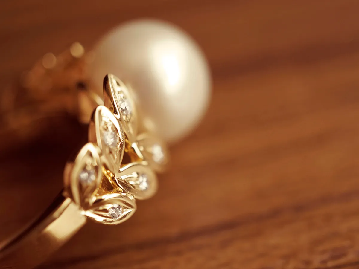 18k White Gold Ring (Pearl) — 1