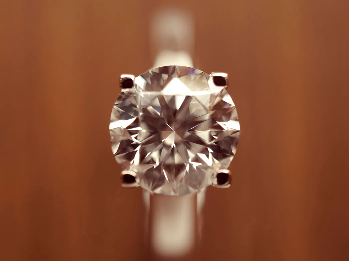 18k White Gold Diamond Ring (DD) — view 1