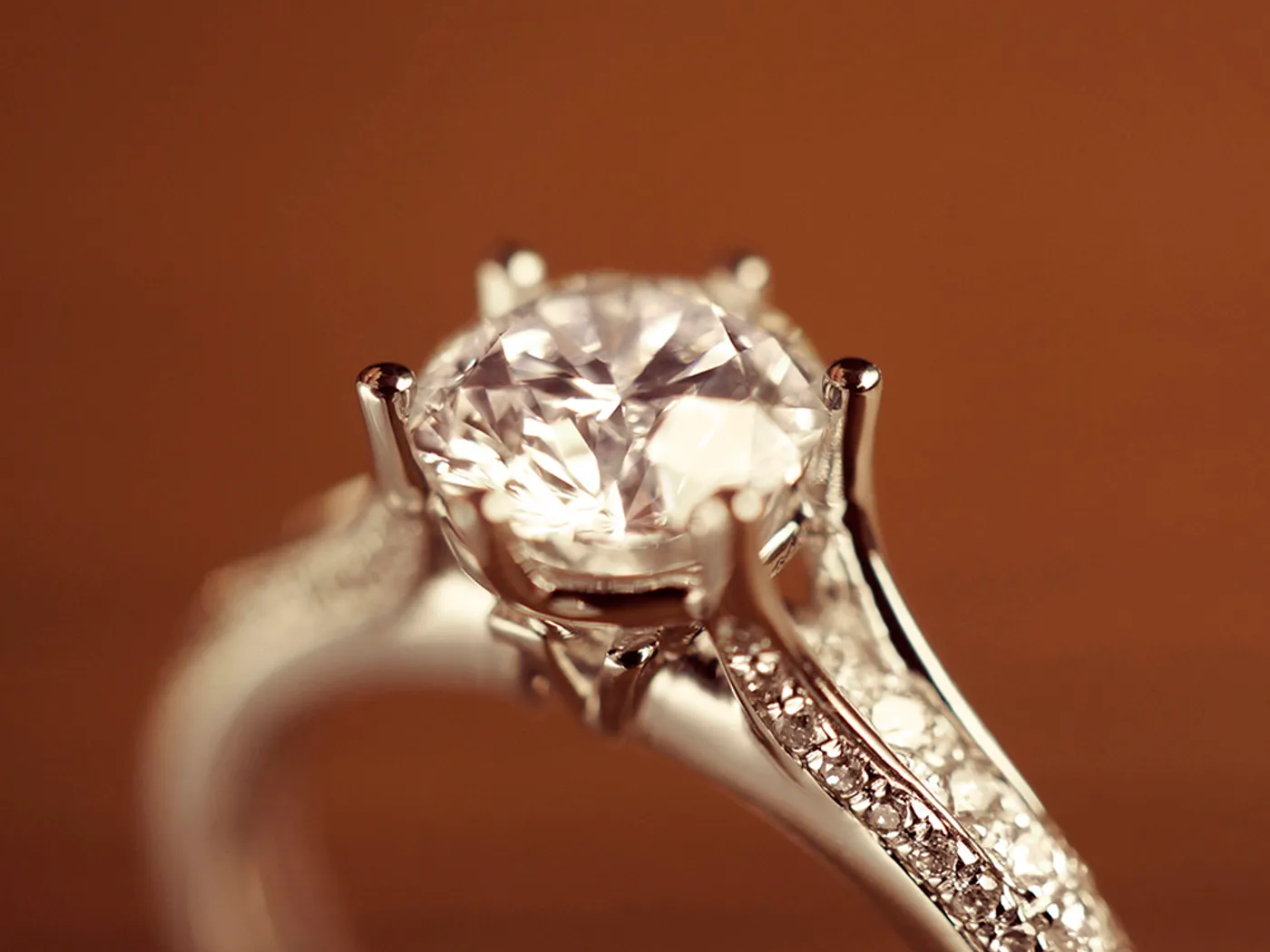 18k White Gold Diamond Ring — view 4