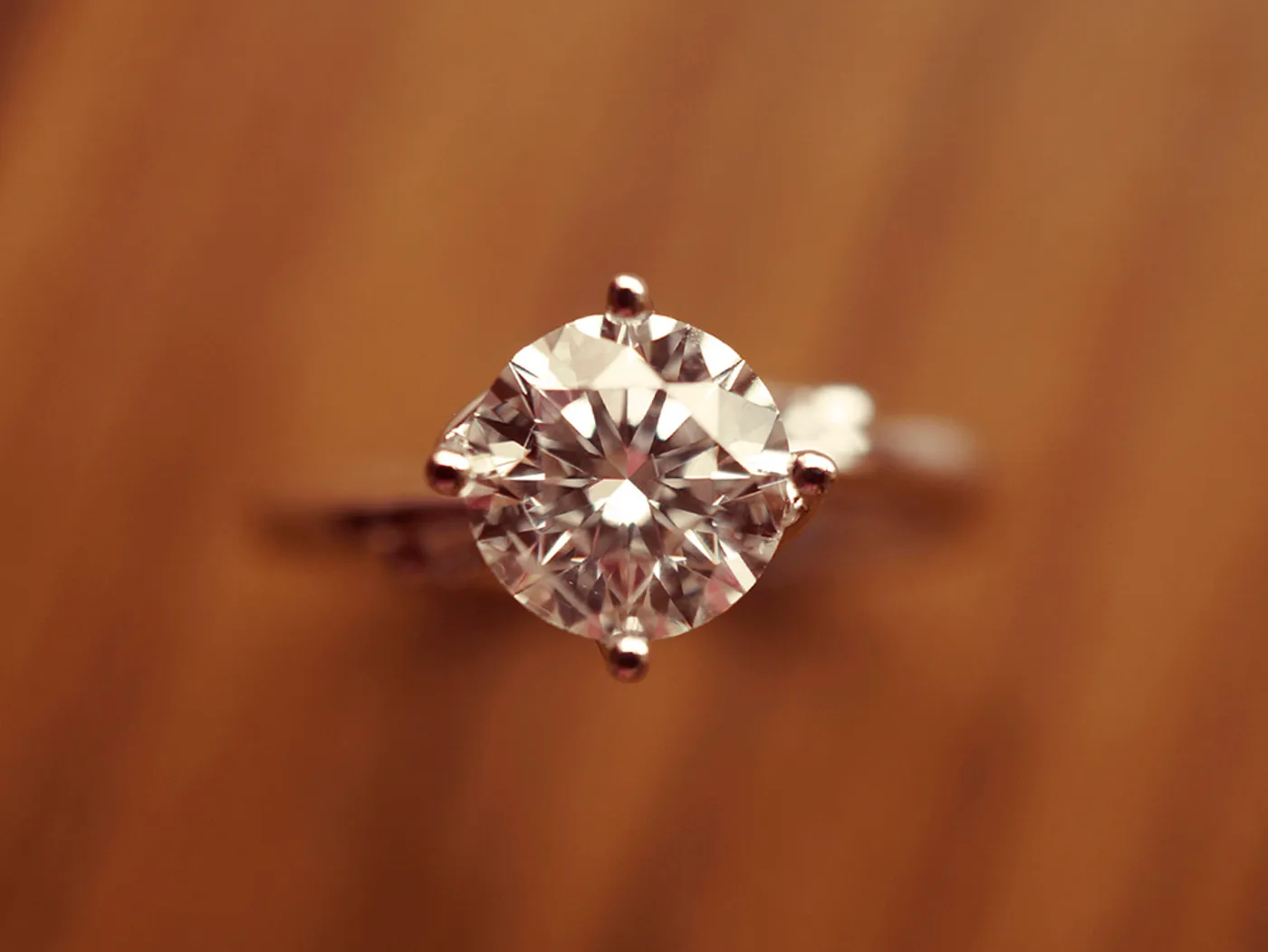 18k White Gold Diamond Ring (N) — view 4