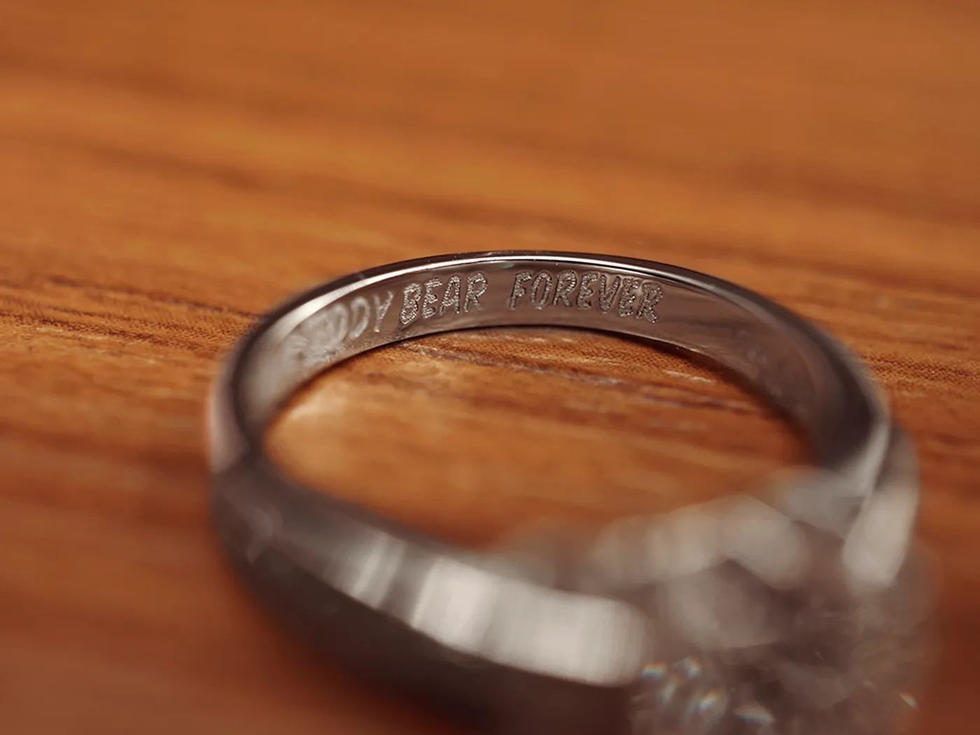 18k White Gold Diamond Ring with GIA (Bear) — view 1