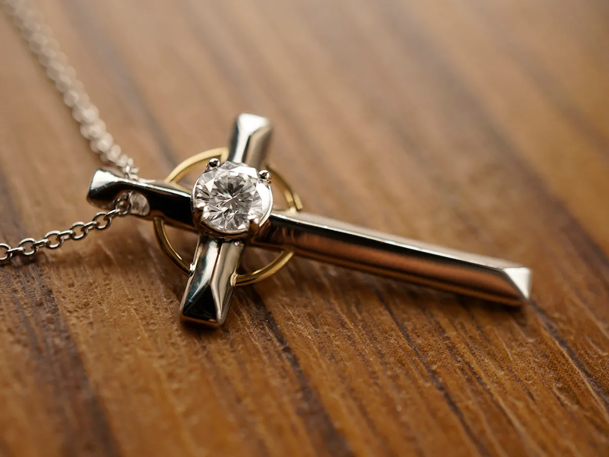 18k Yellow Gold Diamond Pendant with GIA — 1