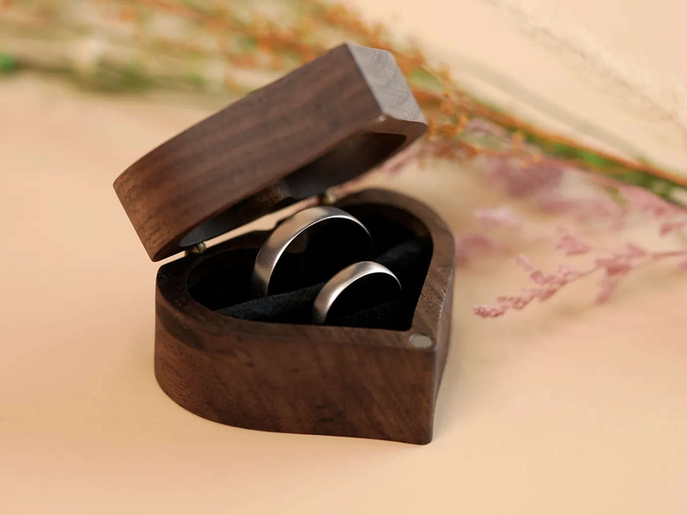 18k White Gold Wedding Band — view 9