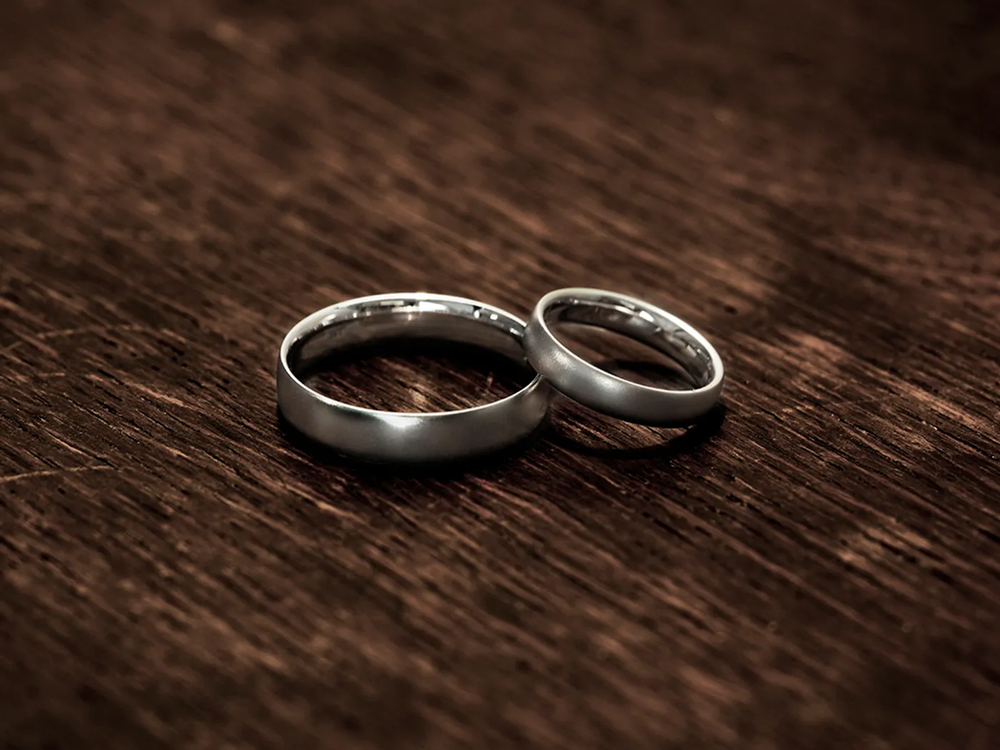18k White Gold Wedding Band — view 5