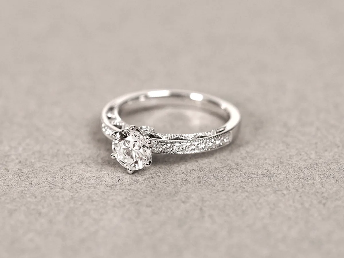 18k White Gold Diamond Ring — 5