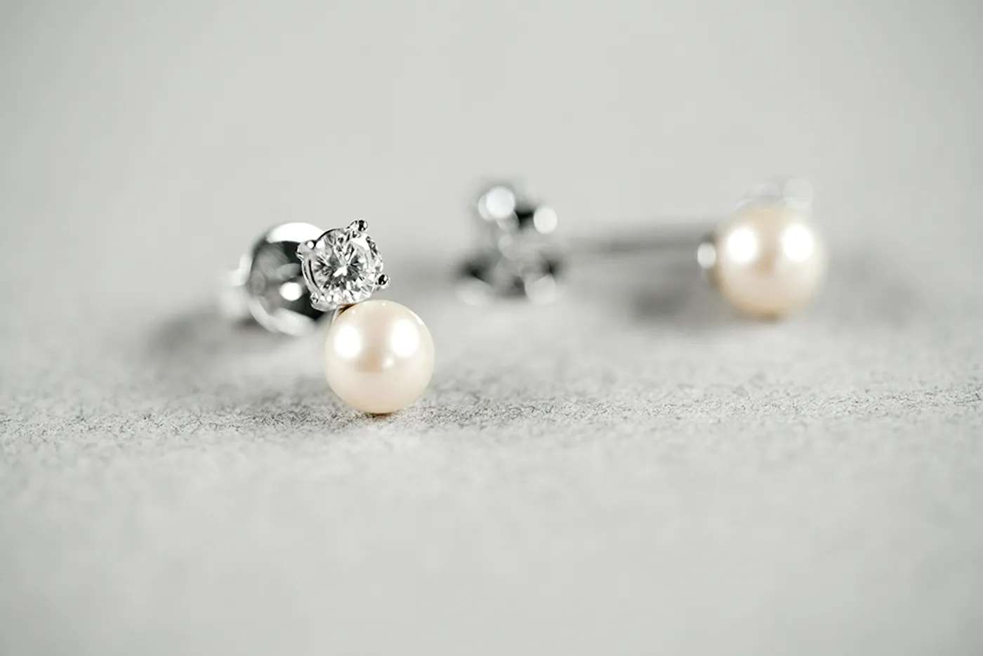18k White Gold Earrings (Pearl & Diamond) — view 1