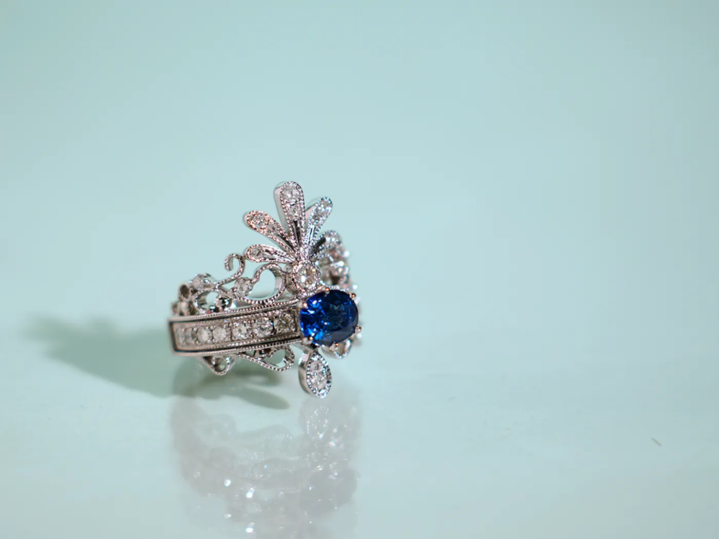 18k White Gold Sapphire Diamond Ring Set (Belgium Style) — view 4